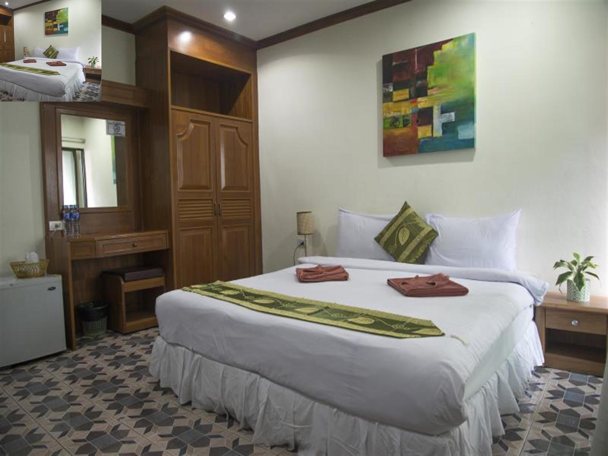 Хостел Bodega Phuket Patong (Adults Only) Екстер'єр фото