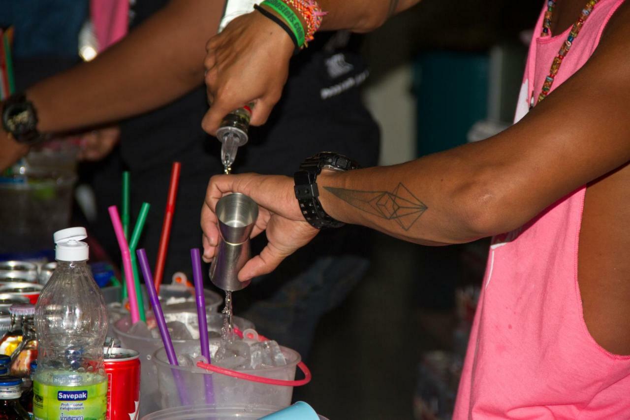 Хостел Bodega Phuket Patong (Adults Only) Екстер'єр фото